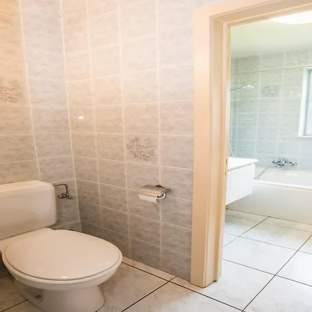 דירה With Two Bedrooms And Garage Box *