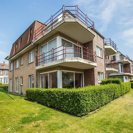 With Two Bedrooms And Garage Box דירה