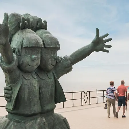 Appartamento With Two Bedrooms And Garage Box