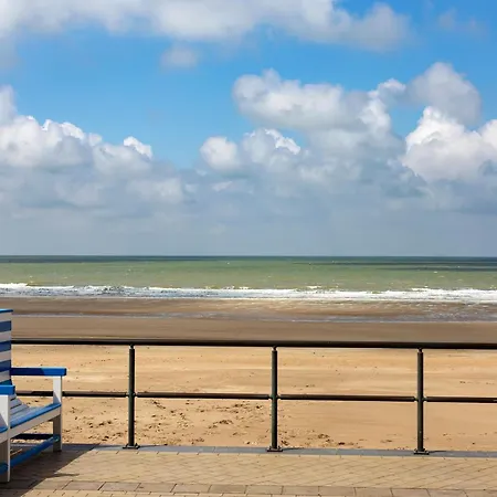 Appartamento With Two Bedrooms And Garage Box