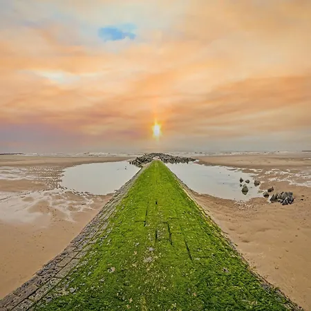 Appartamento With Two Bedrooms And Garage Box